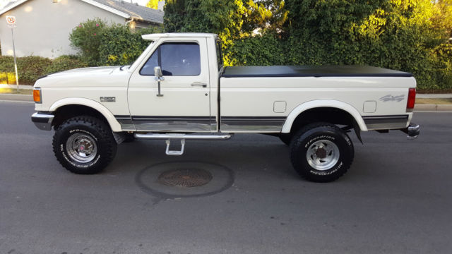 1990 Ford F-250 XLT LARIAT 4X4 SUPER NICE 4 INCH LIFT 5,8 EFI V8 - photo 7