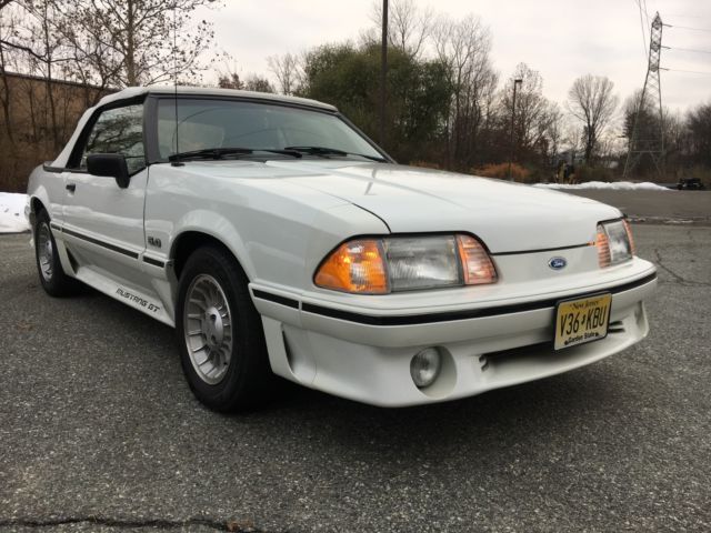 1990 Ford Mustang GT - photo 3
