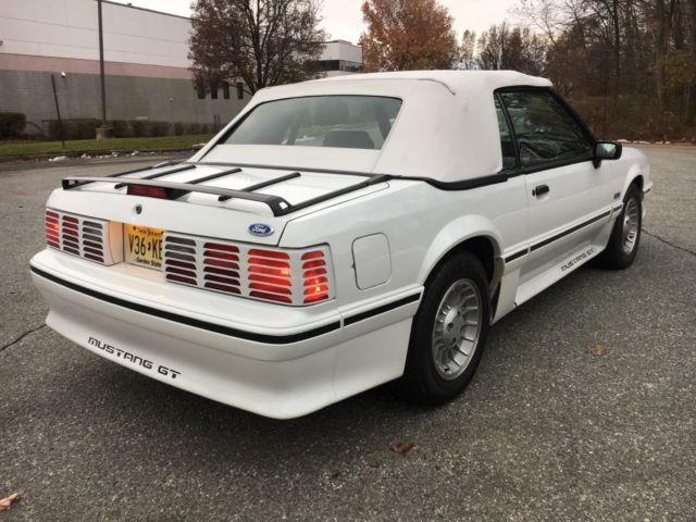 1990 Ford Mustang GT - photo 4