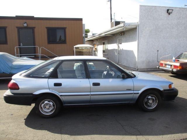 1990 Geo Prizm Base Hatchback 5-Door - photo 6
