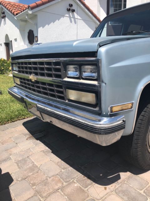 1990 GMC Suburban SLE - photo 2