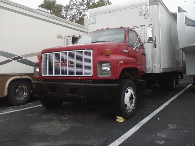 1990 GMC C7000 Topkick Box Truck 3116 Cat Auto Trans GVW 24,900lbs 1990 GMC C7H042 Standard Cab w/Box