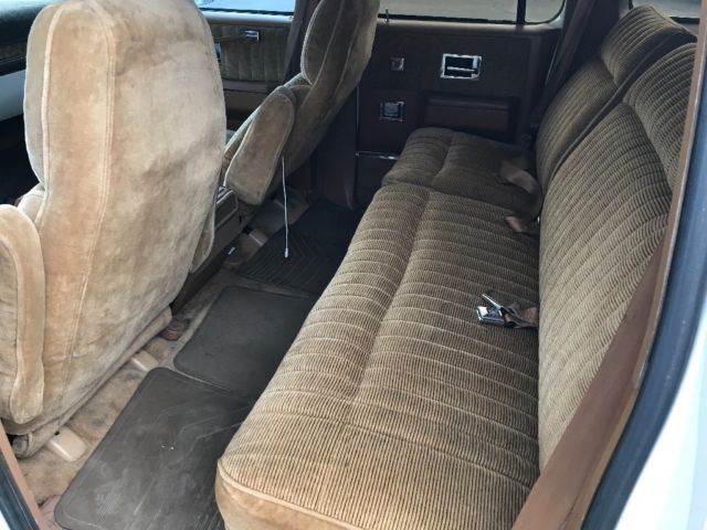 1990 GMC Suburban SLE - photo 10