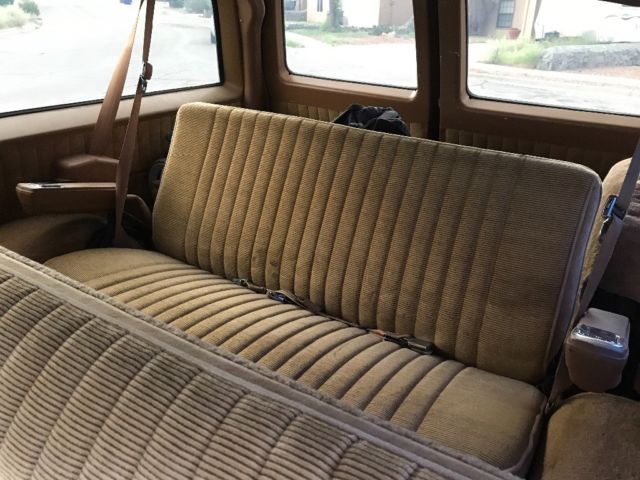 1990 GMC Suburban SLE - photo 11