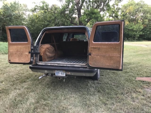 1990 Chevrolet Suburban - photo 11