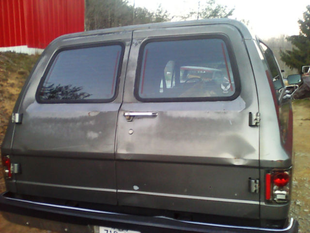 1990 GMC Suburban - photo 8