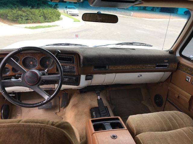 1990 GMC Suburban SLE - photo 7