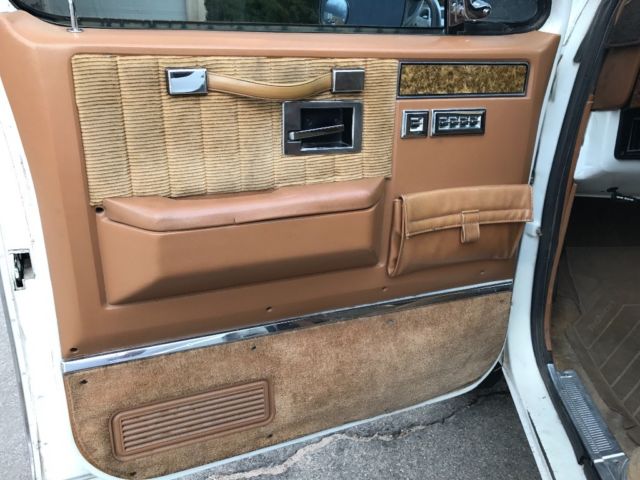 1990 GMC Suburban SLE - photo 8