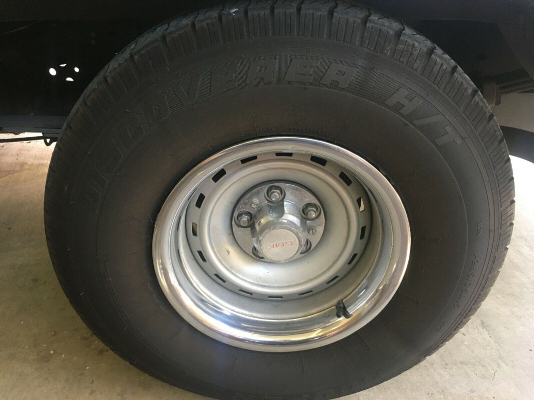 1990 GMC Suburban - photo 12