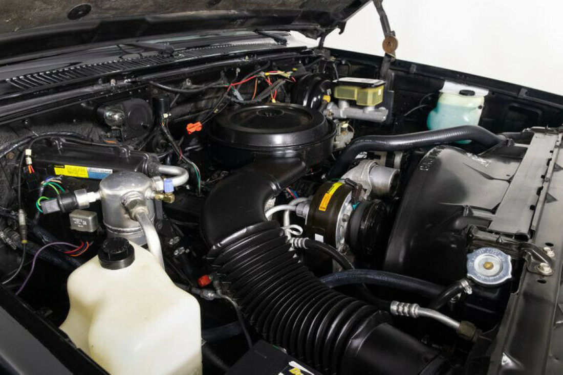 1990 GMC Suburban R1500 - photo 3