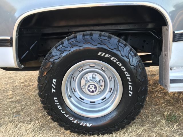 1990 GMC Suburban SLE - photo 4