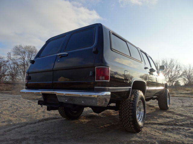 1990 Chevrolet Suburban Suburban 2500 SLE - photo 13