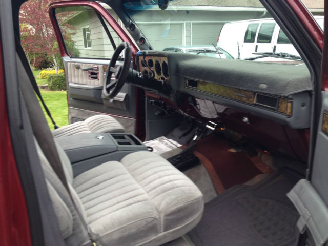 1990 GMC Suburban SLE - photo 11
