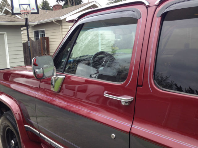 1990 GMC Suburban SLE - photo 2
