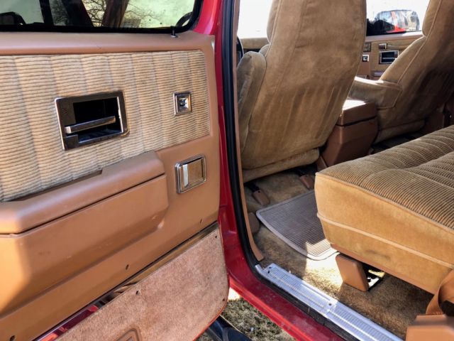 1990 GMC Suburban - photo 12
