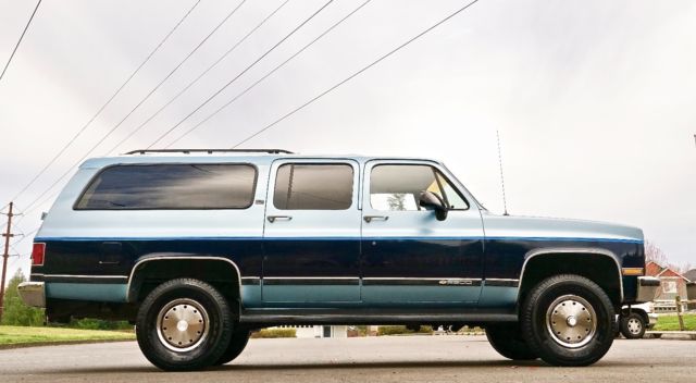 1990 GMC Suburban SLE - photo 2