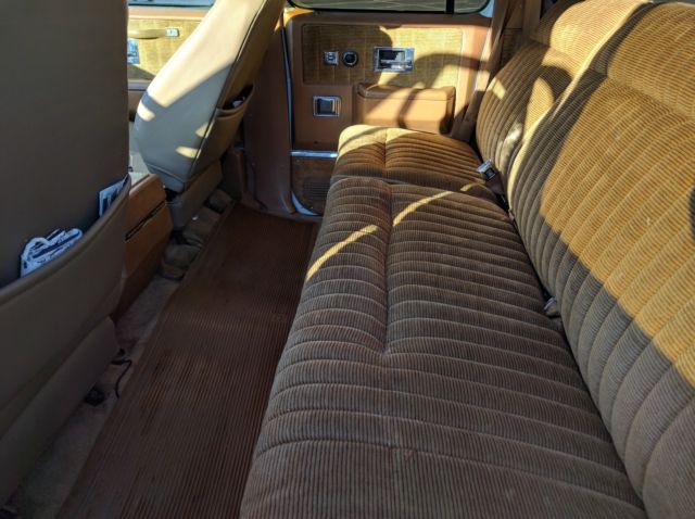 1990 GMC Suburban SLE - photo 10