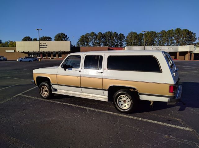 1990 GMC Suburban SLE - photo 3