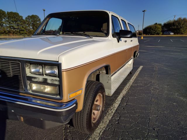 1990 GMC Suburban SLE - photo 6