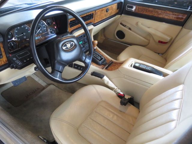 1990 Jaguar XJ XJ6 Vanden Plas Special Edition Sedan - photo 4