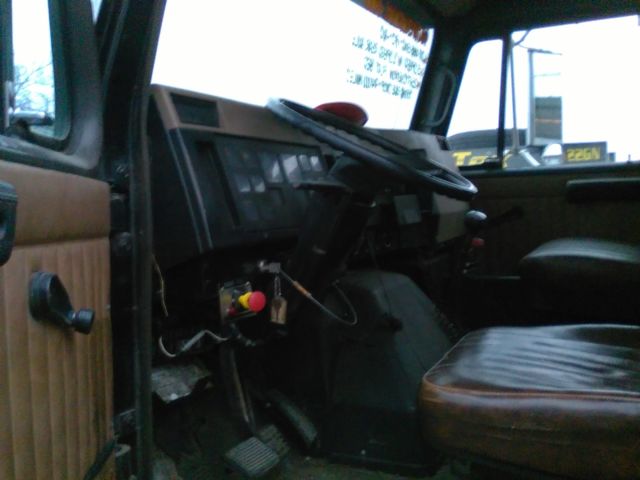 1990 International Harvester tow truck - photo 6