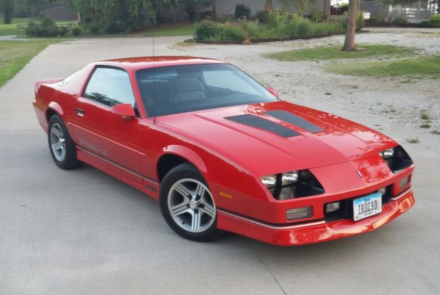 1990 Chevrolet Camaro IROC - photo 2