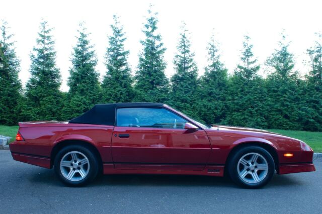 1990 IROC-Z Convertible 165 original miles 1990 Chevrolet Camaro convertible