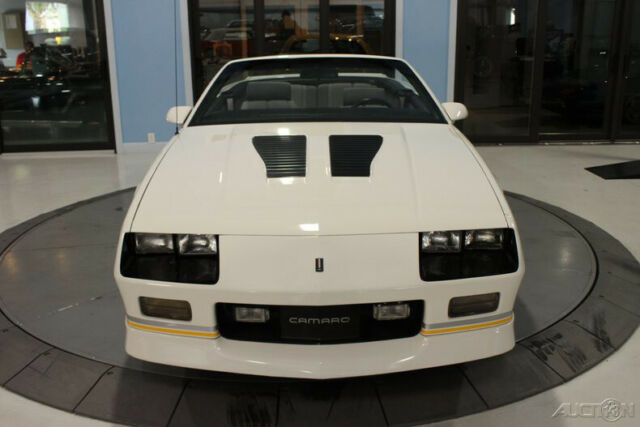 1990 Chevrolet Camaro IROC Z - photo 10