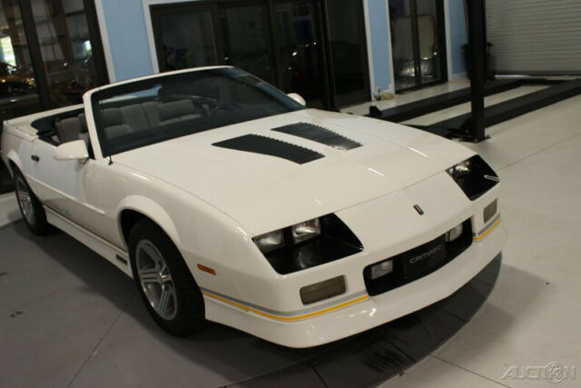 1990 Chevrolet Camaro IROC Z - photo 11