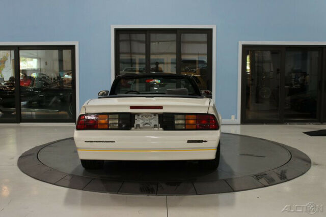 1990 Chevrolet Camaro IROC Z - photo 4