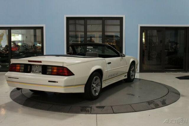 1990 Chevrolet Camaro IROC Z - photo 5