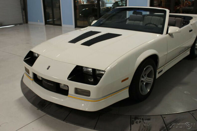 1990 Chevrolet Camaro IROC Z - photo 9