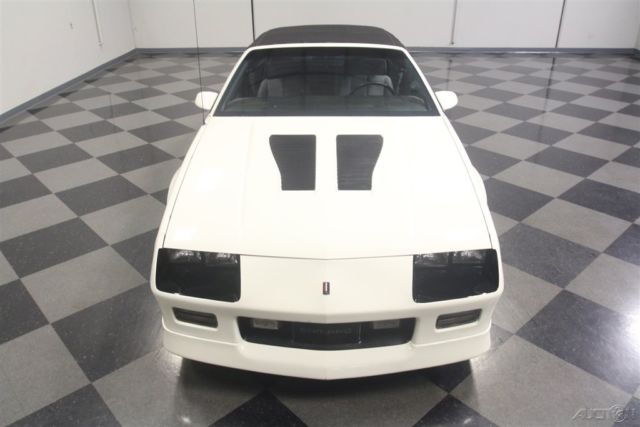 1990 Chevrolet Camaro IROC Z/28 Convertible - photo 8