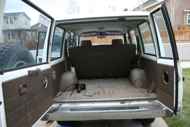 1990 Isuzu Trooper Chrome/Pinstripe - photo 9