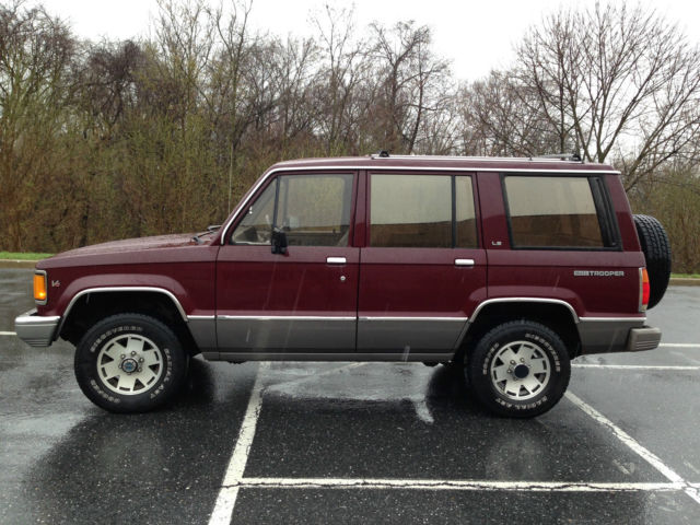 1990 Isuzu Trooper LS, V6 4 WHEEL DRIVE 1990 Isuzu Trooper LS