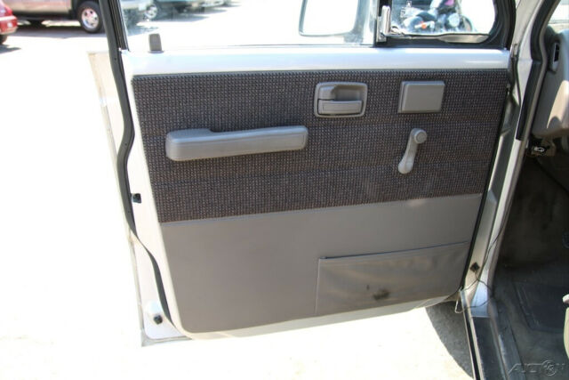 1990 Isuzu Trooper S - photo 9