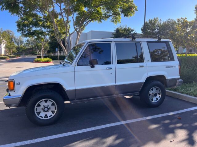 1990 Isuzu Trooper LS - photo 2