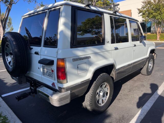 1990 Isuzu Trooper LS - photo 5