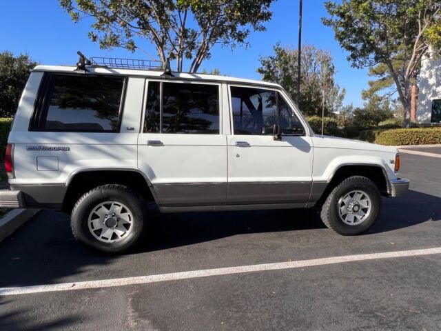 1990 Isuzu Trooper LS - photo 6