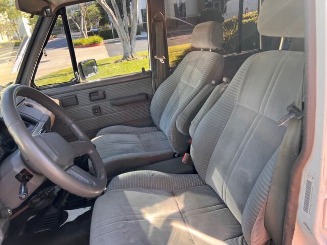 1990 Isuzu Trooper LS - photo 9