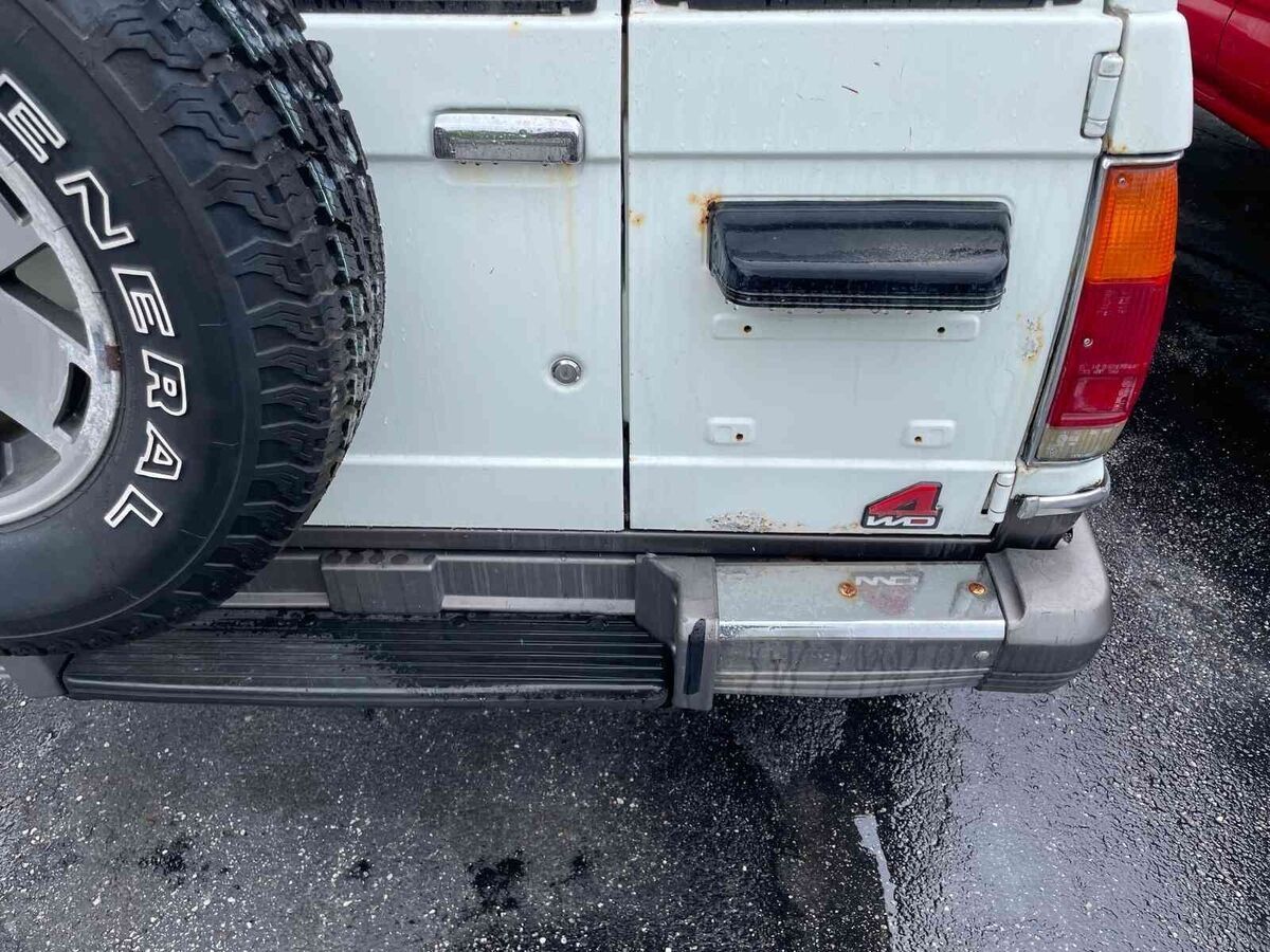 1990 Isuzu Trooper - photo 13