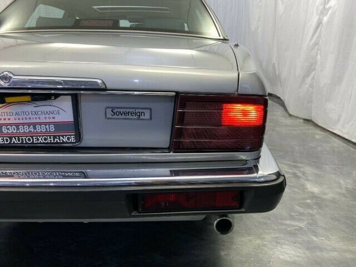 1990 Jaguar XJ Sovereign - photo 11