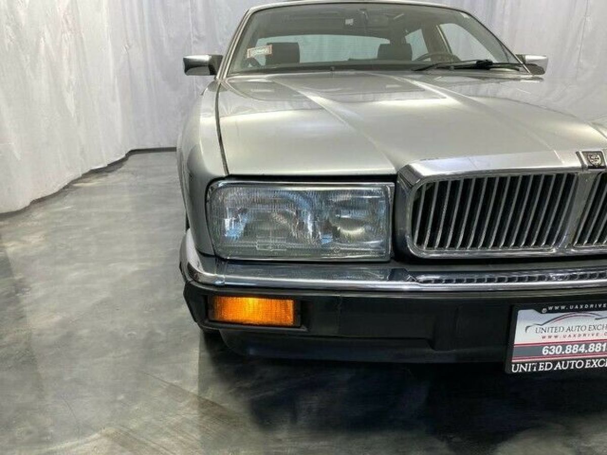 1990 Jaguar XJ Sovereign - photo 3