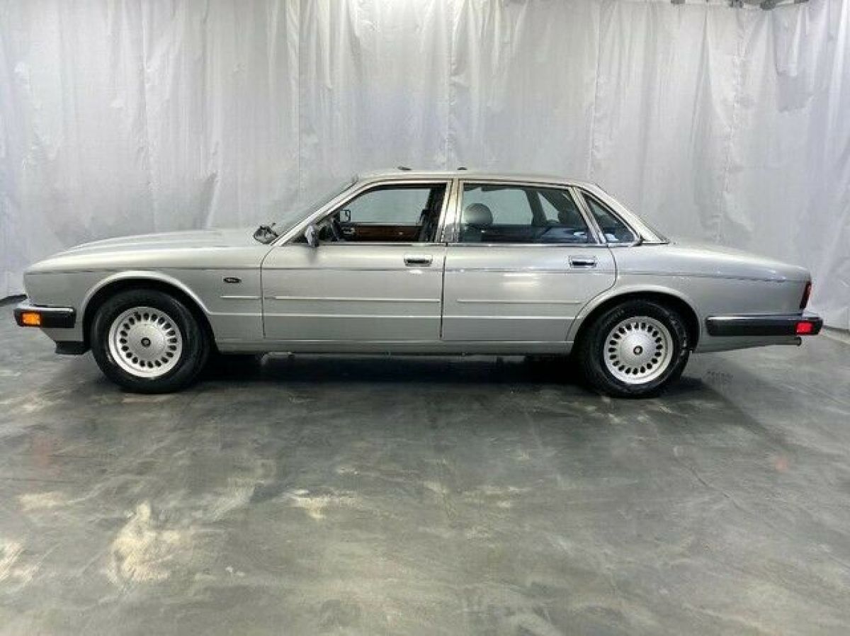 1990 Jaguar XJ Sovereign - photo 6