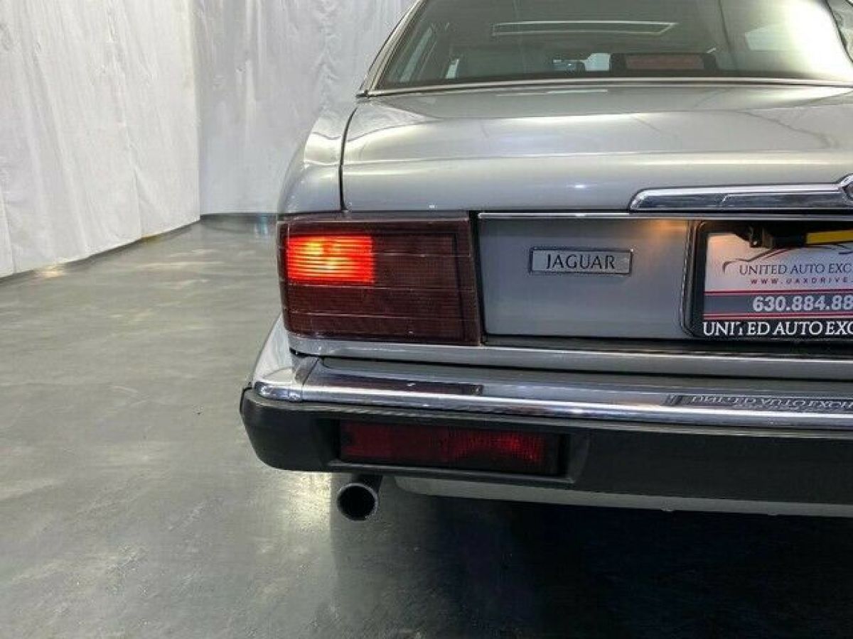 1990 Jaguar XJ Sovereign - photo 9