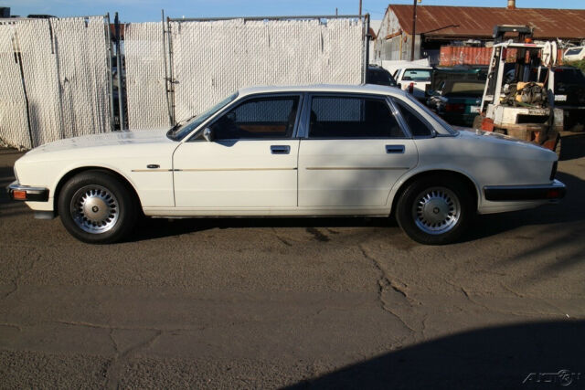 1990 Jaguar XJ-Series XJ6 Sovereign - photo 2