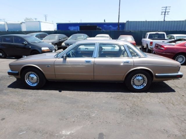 1990 Jaguar XJ-Series XJ6 Vanden Plas - photo 4