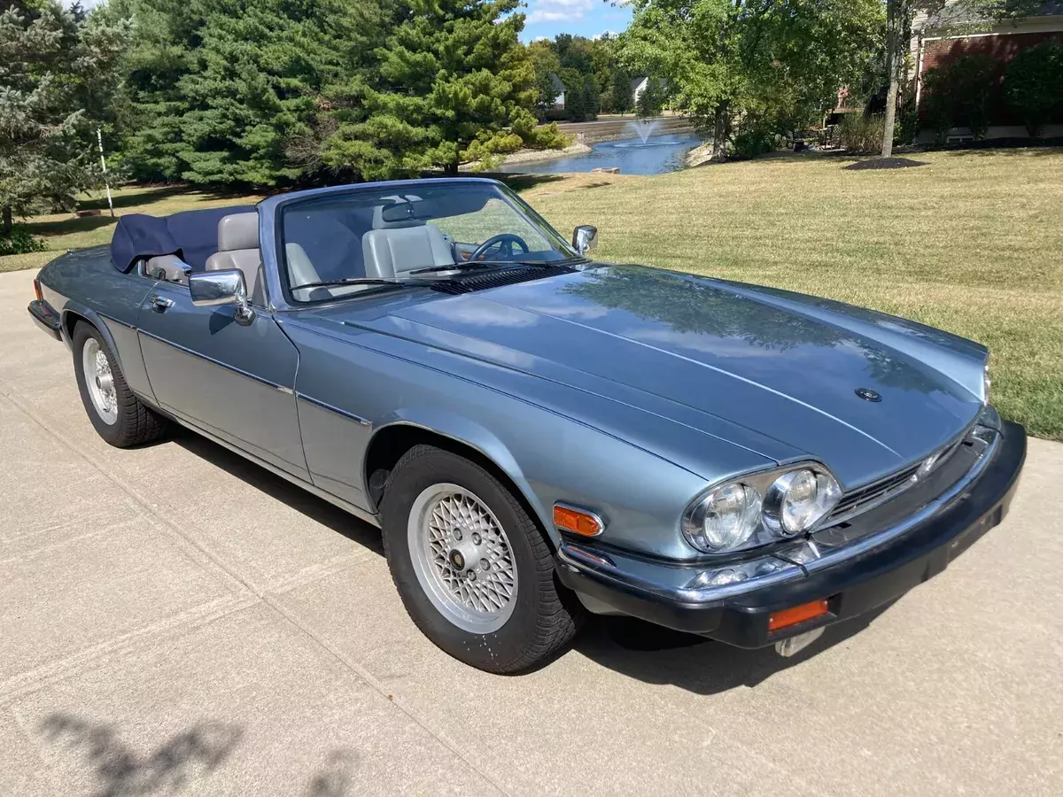 1990 Jaguar XJS Convertible: Original 5.3L V12/3-speed automatic 1990 Jaguar XJS