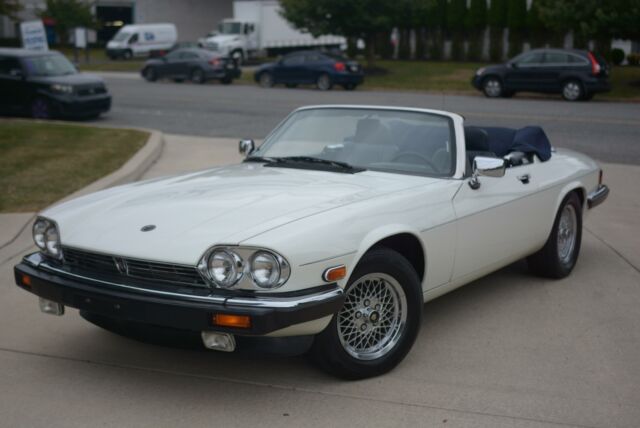 1990 Jaguar XJS SUPER LOW MILES RUNS GOOD CLEAN CARFAX NO RESERVE 1990 Jaguar XJS --