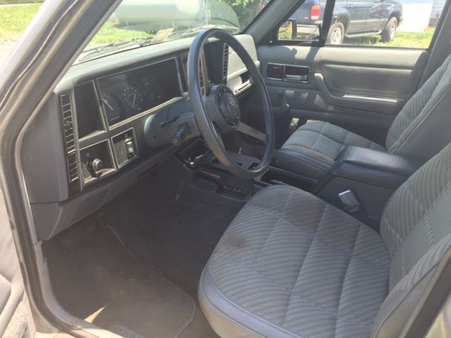 1990 Jeep Cherokee - photo 5